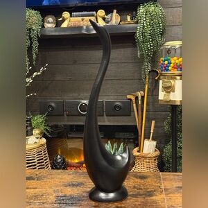 SOLD!!!!!




Elegant Black Swan Sculpture